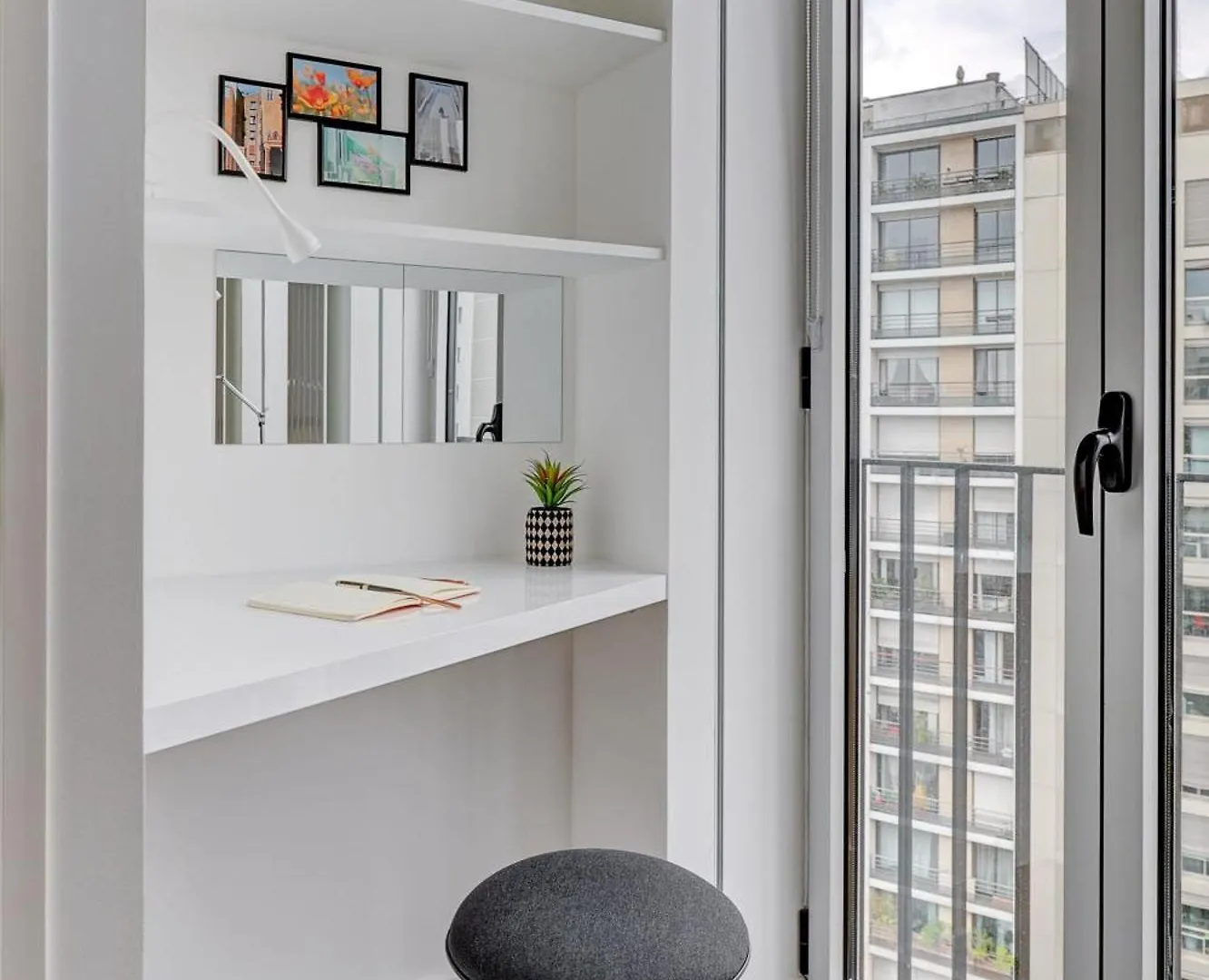 La Seine Cozy 1Br Apartment Paris